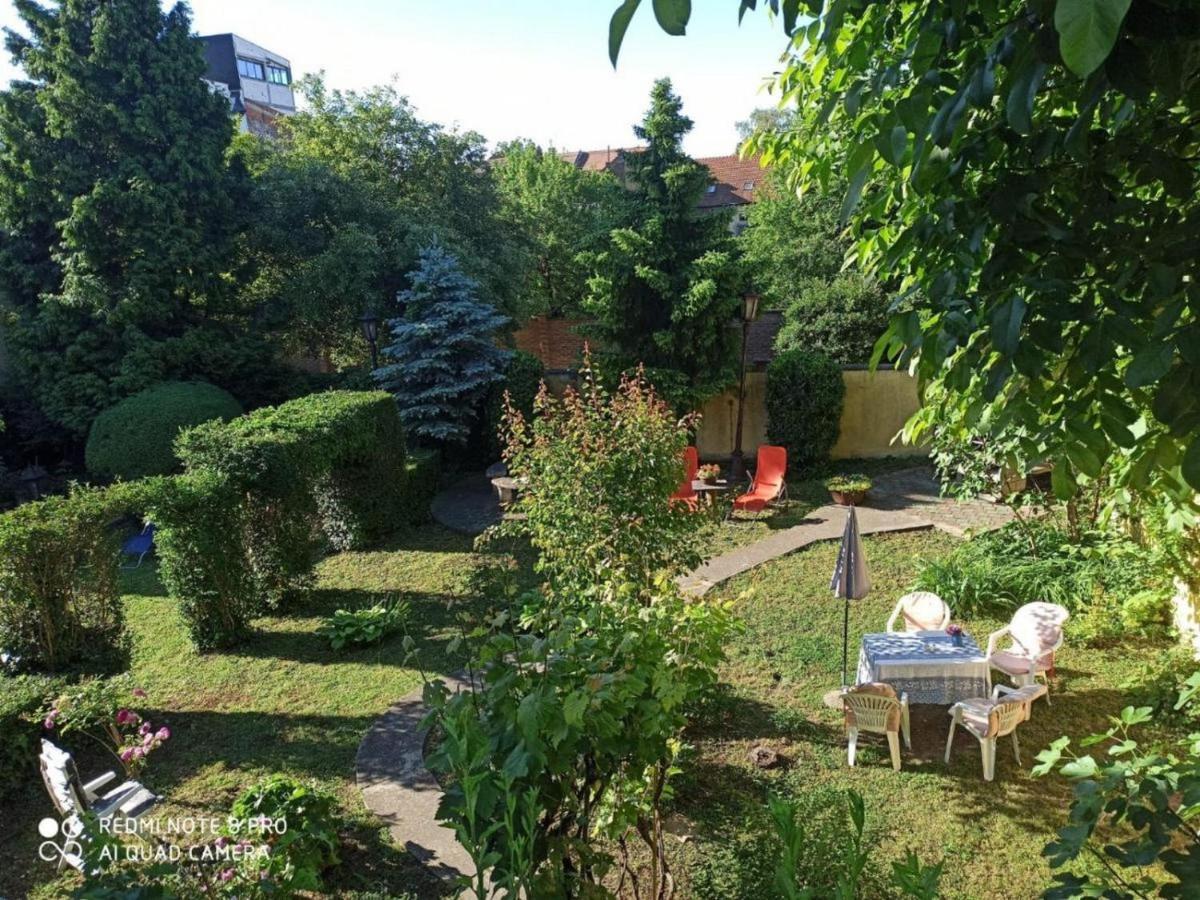 Cocic Garden Apartment Osijek Bagian luar foto